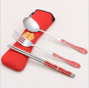WFS2002 Red Spoon, Fork And Chopstick Favor (3 in 1 pouch) 